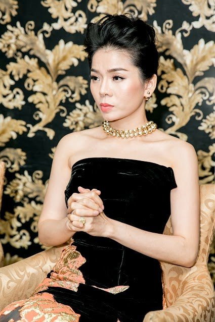 Hinh anh Le Quyen tan tinh chia se kinh nghiem hat bolero voi hoc tro