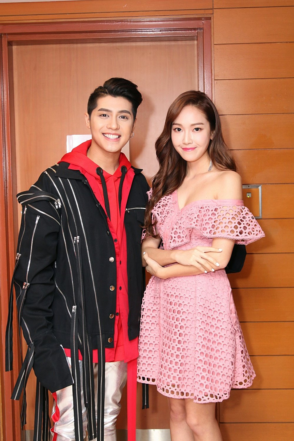 Hinh anh Noo Phuoc Thinh chieu fan het muc khien khan gia Singapore ‘ban loan’