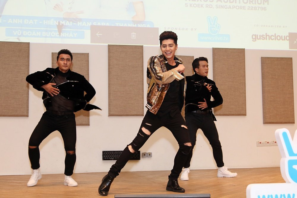 Hinh anh Noo Phuoc Thinh chieu fan het muc khien khan gia Singapore ‘ban loan’ 5