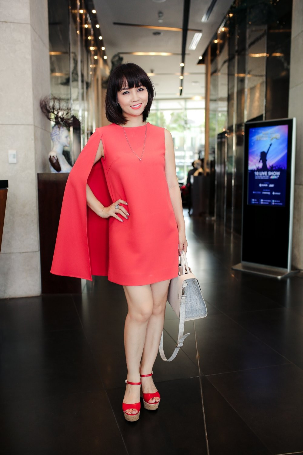 Hinh anh Ho Ngoc Ha xuat hien day sang trong, lam giam khao voi cat-xe cao ngat