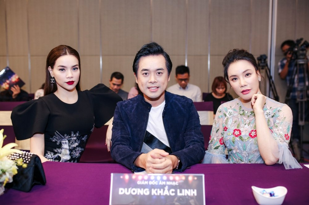 Hinh anh Ho Ngoc Ha xuat hien day sang trong, lam giam khao voi cat-xe cao ngat 7