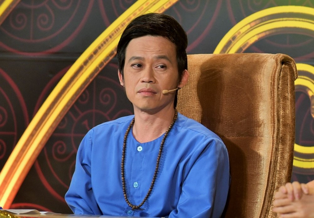 Hinh anh Hoai Linh xuc dong, bat khoc ngay tren ghe nong 5