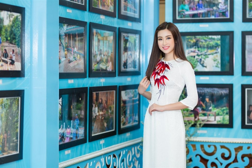 Hinh anh Hoa hau Do My Linh dien ao ba ba trai nghiem am thuc Nam bo