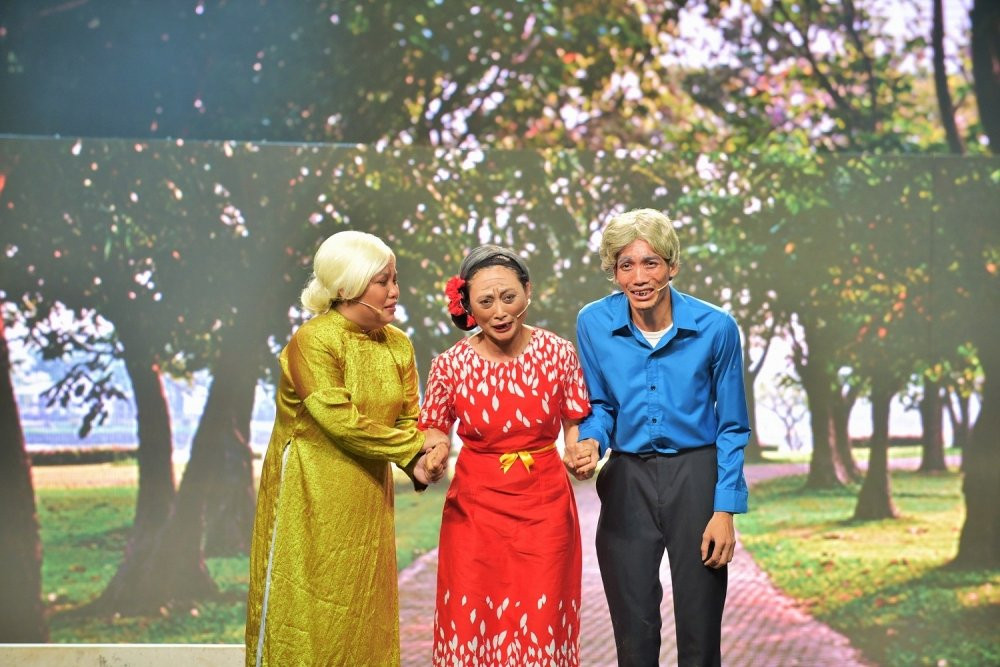 Hinh anh Hoai Linh xuc dong, bat khoc va thua nhan dang tu giet minh 10