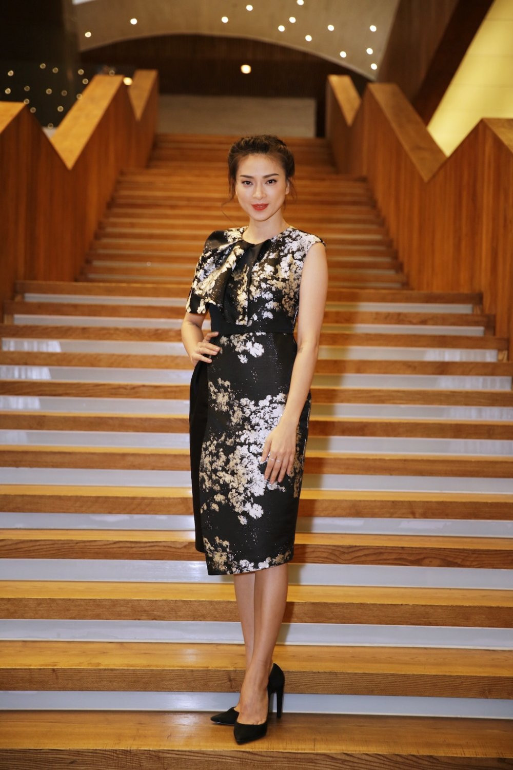 Hinh anh Ngo Thanh Van: Thanh cong nho theo duoi dam me den cung