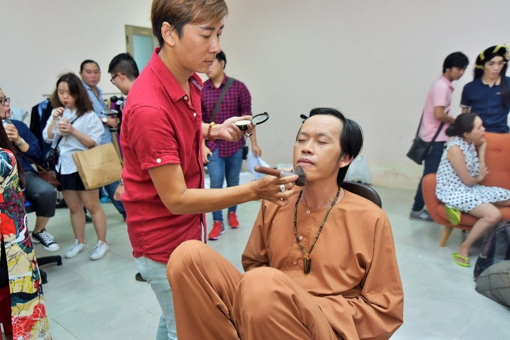 Hinh anh Hoai Linh va nhung dang ngoi khong the ‘lay’ hon 9