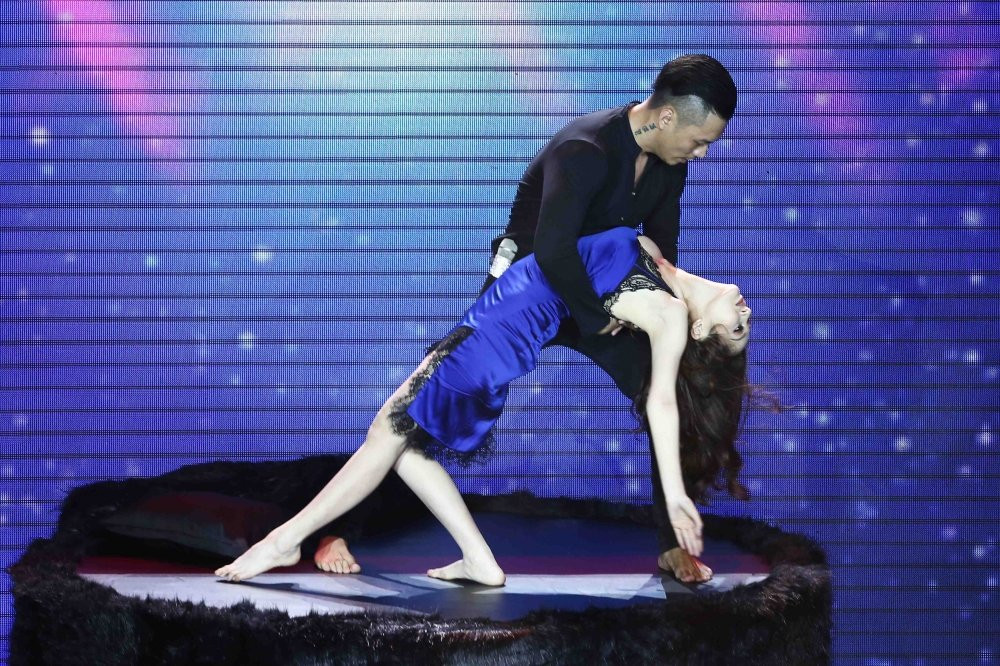 Hinh anh ‘Nong mat’ ngam Bao Anh mac do ngu len san khau 4