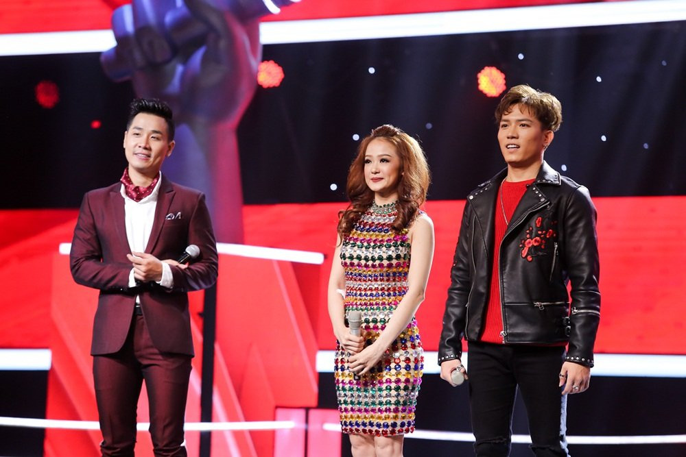 Hinh anh Giong hat Viet 2017: Dong Nhi khien Toc Tien ghen ti vi qua may man