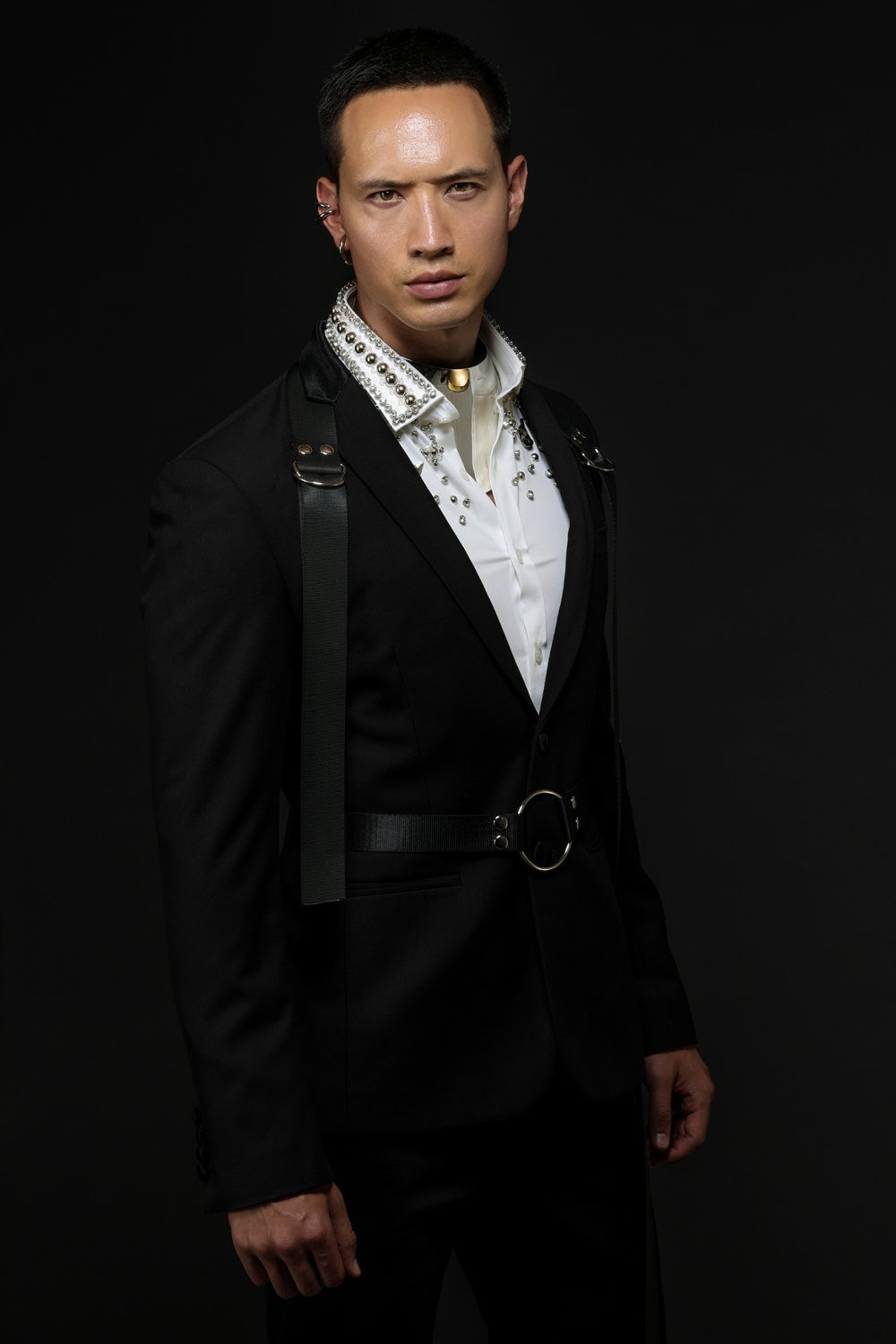 Hinh anh Cu nong bong the nay, hoi sao fan nu khong ‘chet ngat’ vi Kim Ly 6