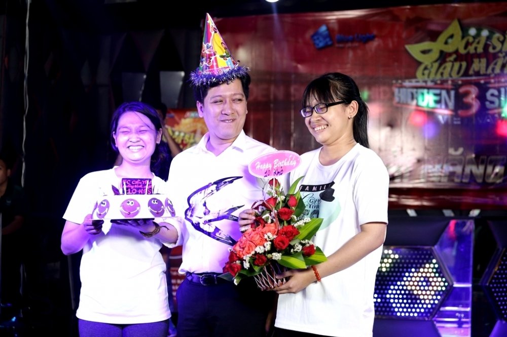 Hinh anh Truong Giang xuc dong khi duoc to chuc sinh nhat som 5