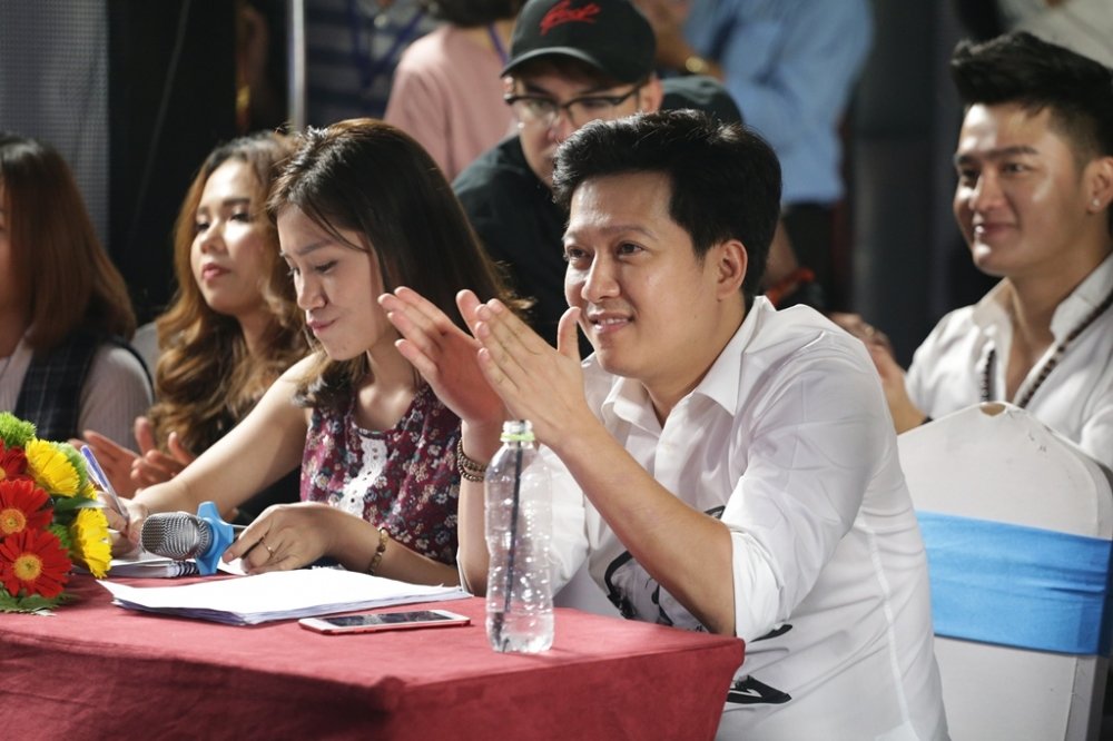 Hinh anh Truong Giang xuc dong khi duoc to chuc sinh nhat som 7