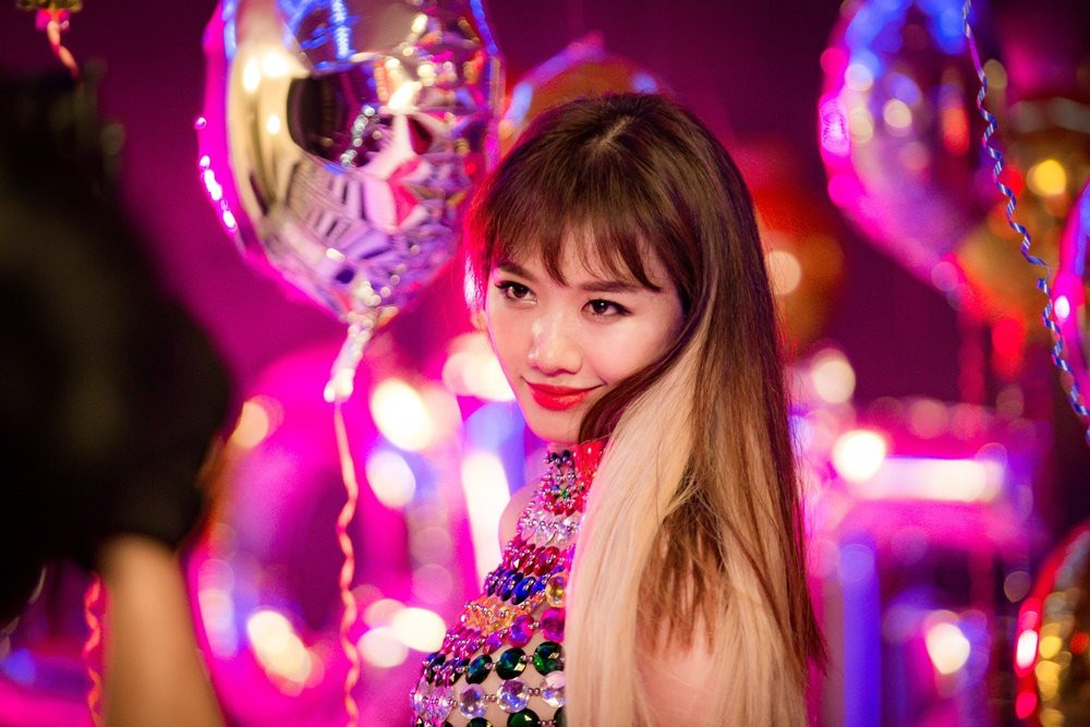 Hinh anh Hari Won ra mat MV ‘Cuoi cung anh cung den’ dam chat Han Quoc