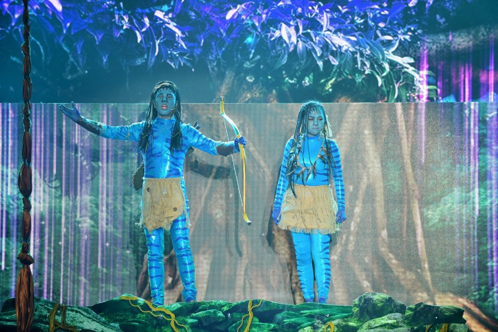 Hinh anh Hoai Linh bat ngo bi bien thanh tro dien 8