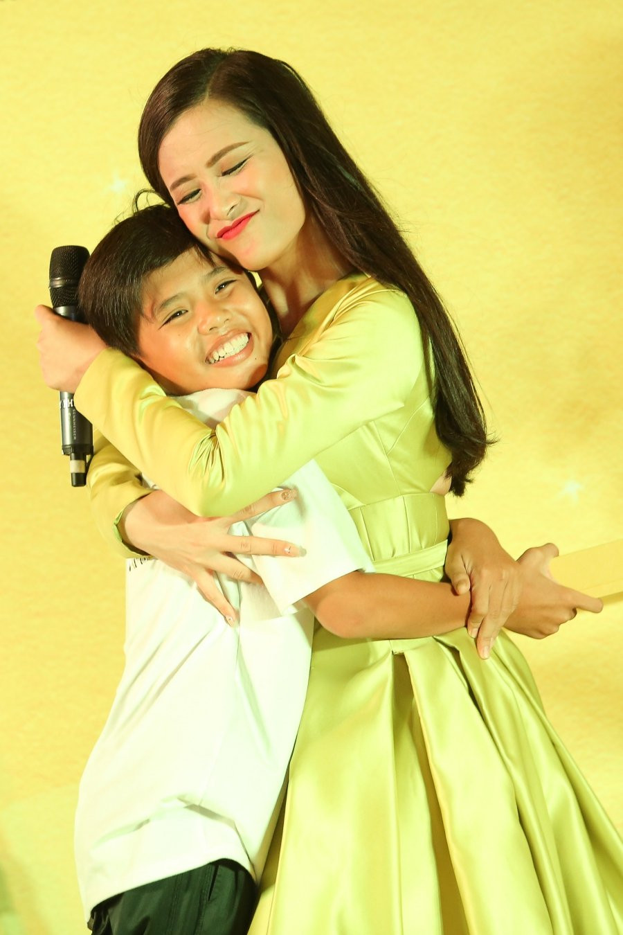 Hinh anh Day la cho dua vung chac nhat cho Dong Nhi trong suot 10 nam ca hat cua minh 11