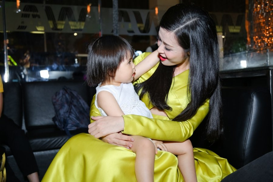 Hinh anh Day la cho dua vung chac nhat cho Dong Nhi trong suot 10 nam ca hat cua minh 9