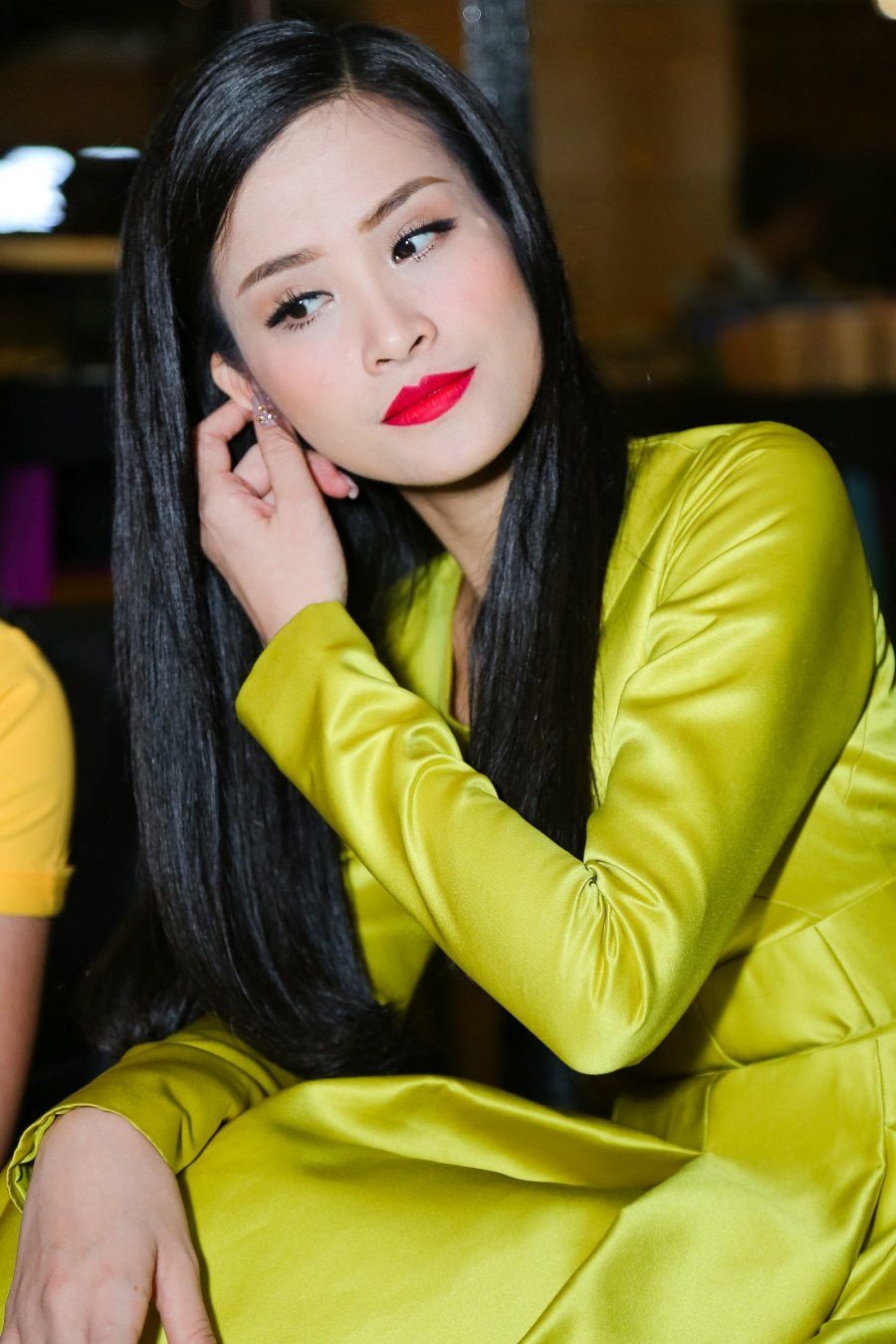 Hinh anh Fan xep hang 4 tieng dong ho cho gap Dong Nhi