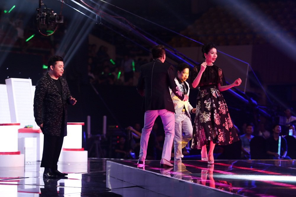 Hinh anh Hoc tro Dam Vinh Hung khien Le Quyen ‘pha le’ nhay mua tung bung 9