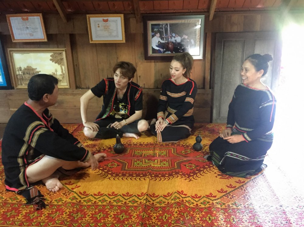 Hinh anh Nhac si tao hit cho Ho Ngoc Ha cung Bang Di kham pha Tay Nguyen 7