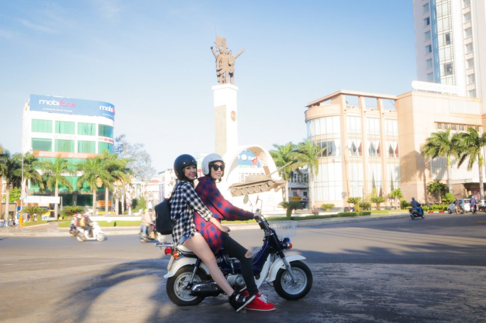 Hinh anh Nhac si tao hit cho Ho Ngoc Ha cung Bang Di kham pha Tay Nguyen 9