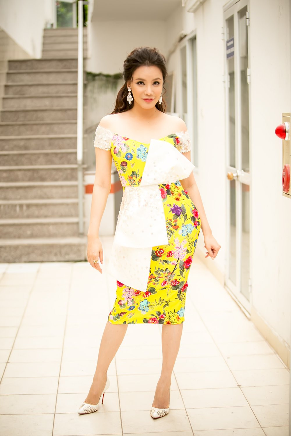 Hinh anh Ho Quynh Huong nghen ngao bat khoc ngay tai ngo khan gia thu do