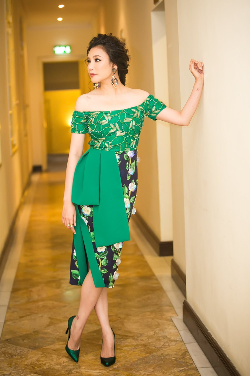 Hinh anh Ho Quynh Huong nghen ngao bat khoc ngay tai ngo khan gia thu do 9