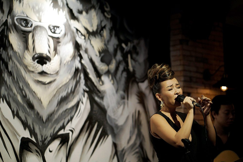 Hinh anh Thao Trang gay sot khi hat bolero 3