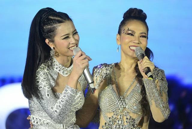 Hinh anh Video: Bat ngo khi nghe Bang Kieu song ca cung Dong Nhi