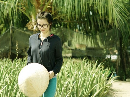 Hinh anh Diem danh nhung vai dien cuoi ra nuoc mat cua Dong Nhi 5