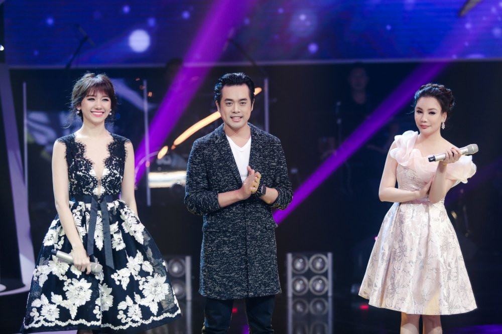 Hinh anh Hari Won quyen ru, rang ro ngoi ghe nong cung Ho Quynh Huong 3