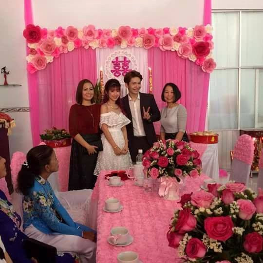 Le dinh hon vui nhon cua Khoi My va ban trai kem bon tuoi hinh anh 4