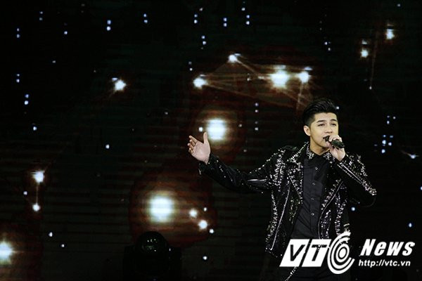 Hinh anh Noo Phuoc Thinh vuot mat Ho Ngoc Ha thang thuyet phuc tai giai Cong hien