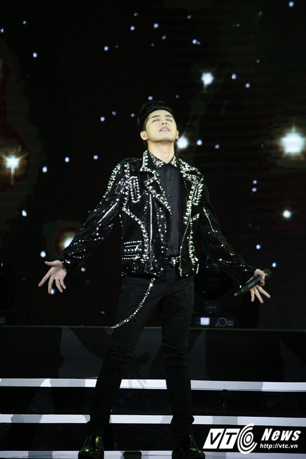 Hinh anh Noo Phuoc Thinh vuot mat Ho Ngoc Ha thang thuyet phuc tai giai Cong hien