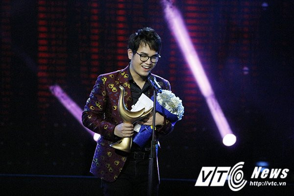 Hinh anh Noo Phuoc Thinh vuot mat Ho Ngoc Ha thang thuyet phuc tai giai Cong hien 7