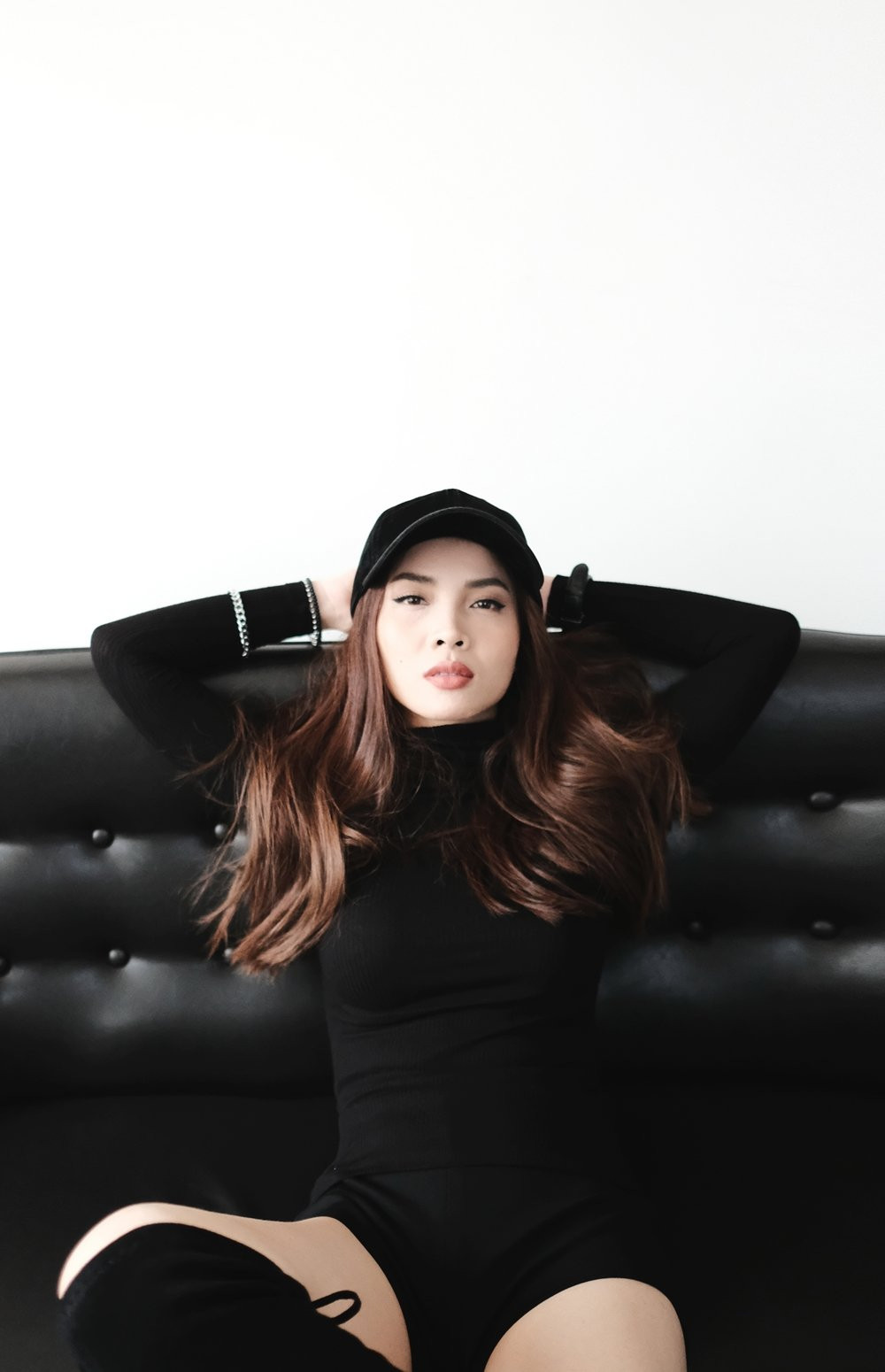 Hinh anh Sau lum xum bi chen ep, Yen Trang tang khan gia mon qua bat ngo