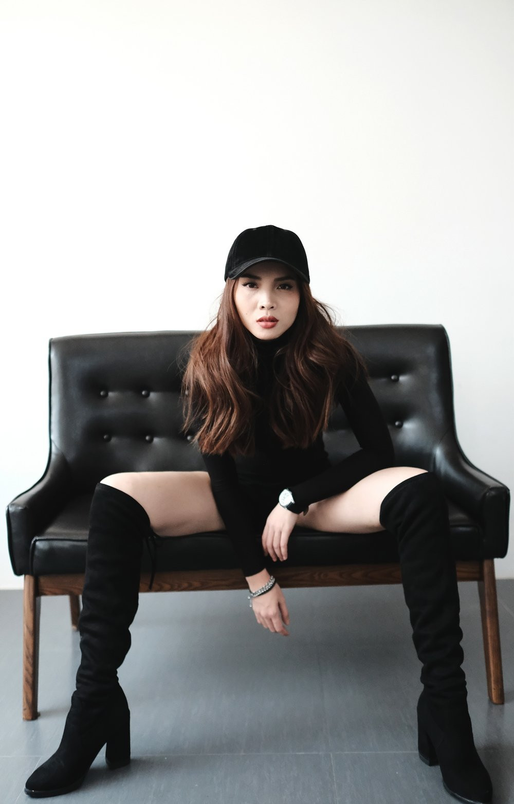 Hinh anh Sau lum xum bi chen ep, Yen Trang tang khan gia mon qua bat ngo