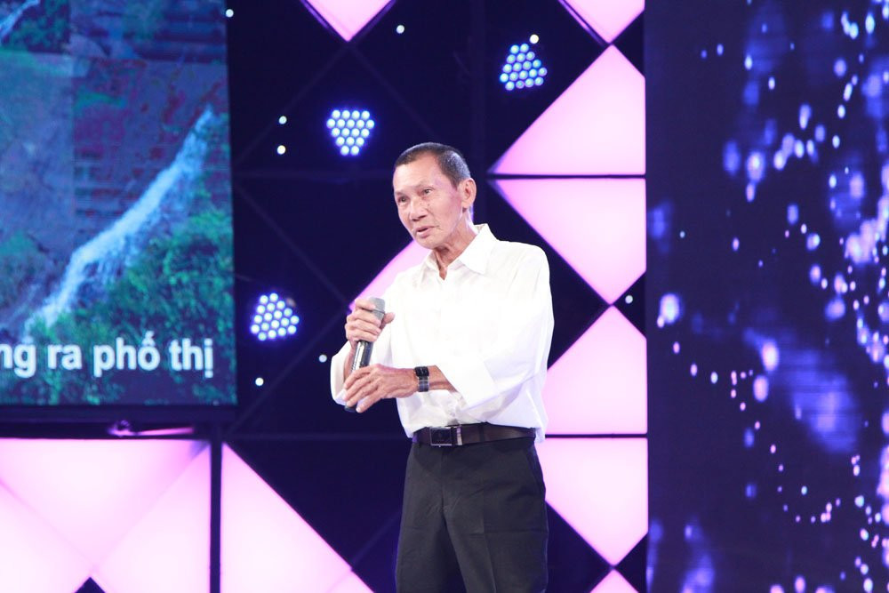 Hinh anh Tran Thanh ‘khoc nhu mua’ trong show dau tien sau lenh cam 3