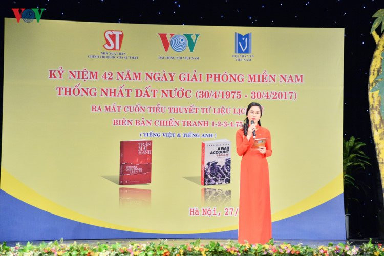 chum anh: ra mat tieu thuyet 