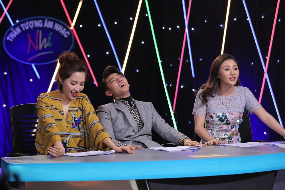 Hinh anh Bich Phuong, Isaac va Van Mai Huong ‘do guc” truoc tai nang nhi