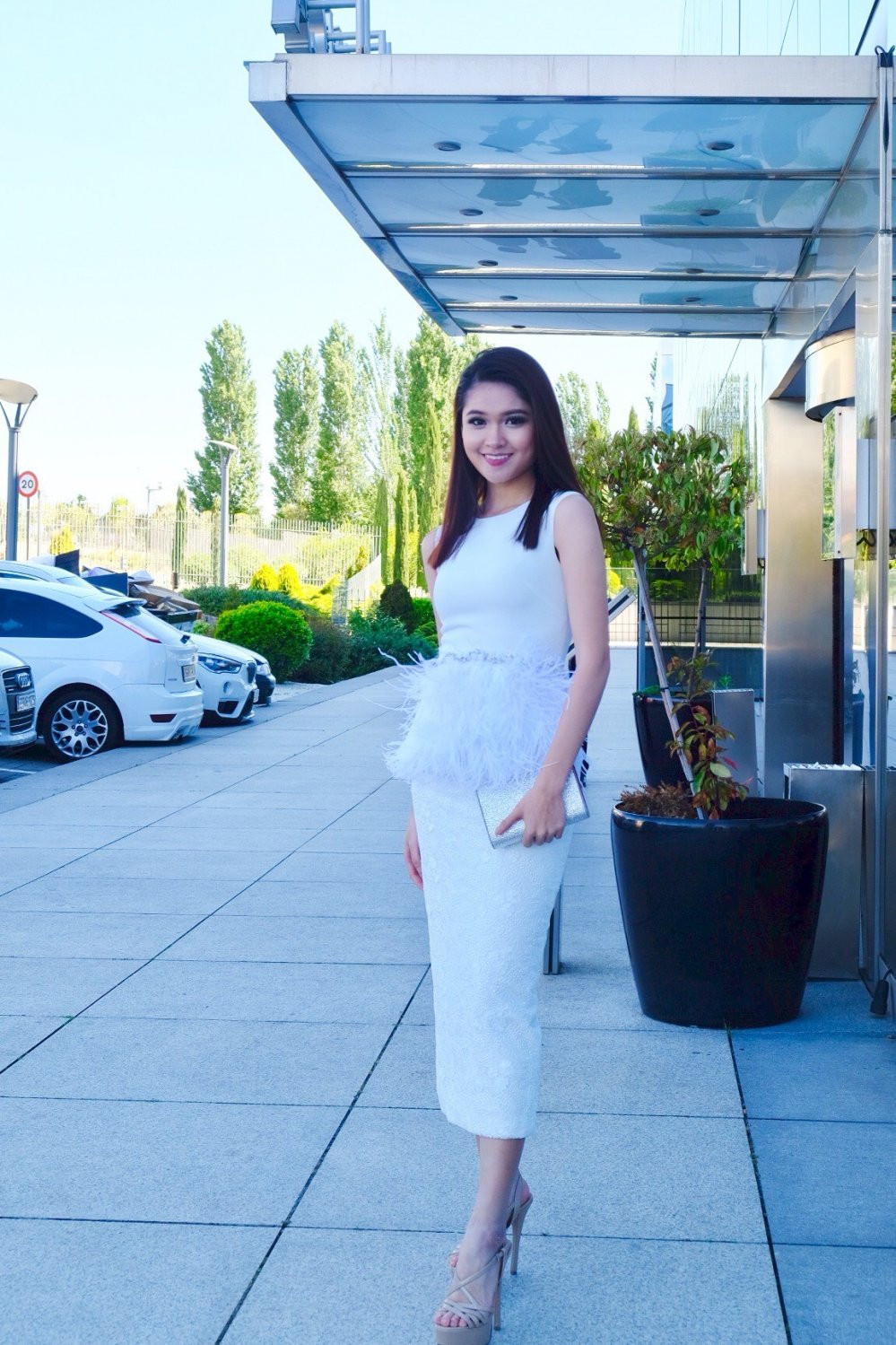 Hinh anh Cristiano Ronaldo om eo chup anh cung A hau Thuy Dung