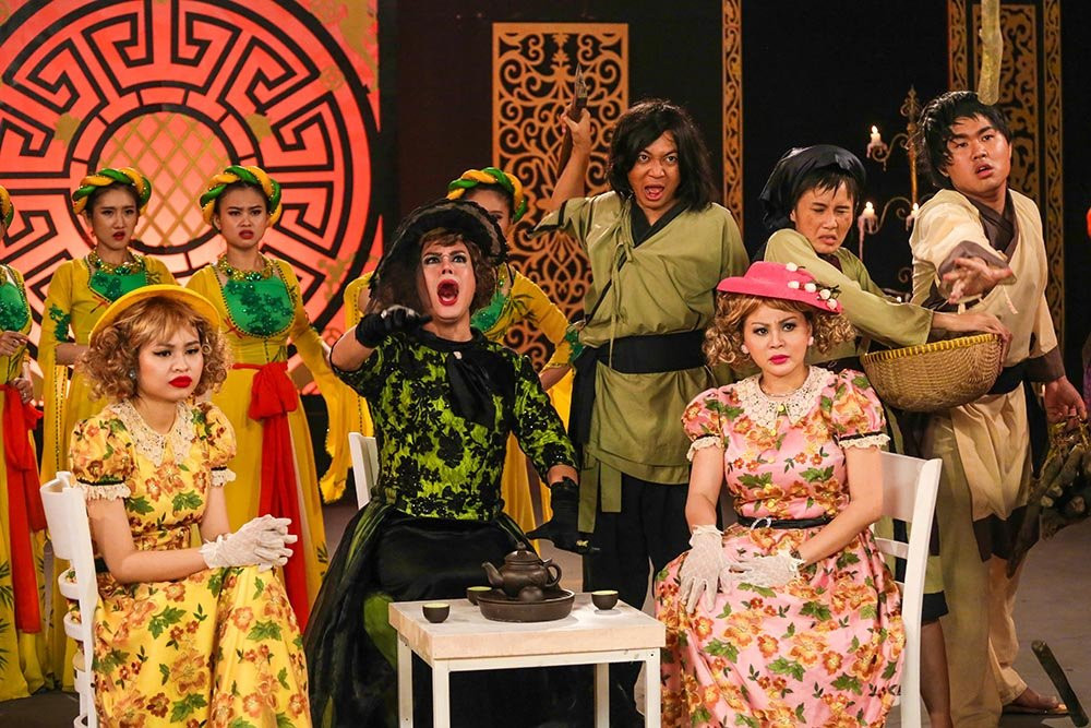 Hinh anh Huynh Lap he lo dan dien vien ‘khung’ trong trailer ‘Tam Cam: Chuyen Huynh Lap ke’ 3