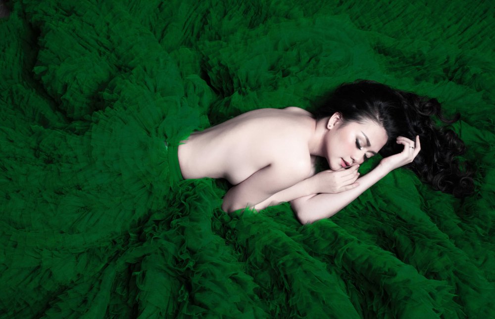 Hinh anh Thieu Bao Trang ban nude day tao bao trong bo anh moi 4