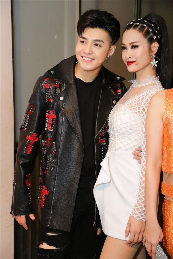 Hinh anh Mac tin don bat hoa, Noo Phuoc Thinh va Dong Nhi van than thiet the nay day 5