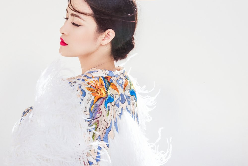 Hinh anh Khong can sexy, Dong Nhi van ‘don tim’ fan voi ve quyen ru, truong thanh 3