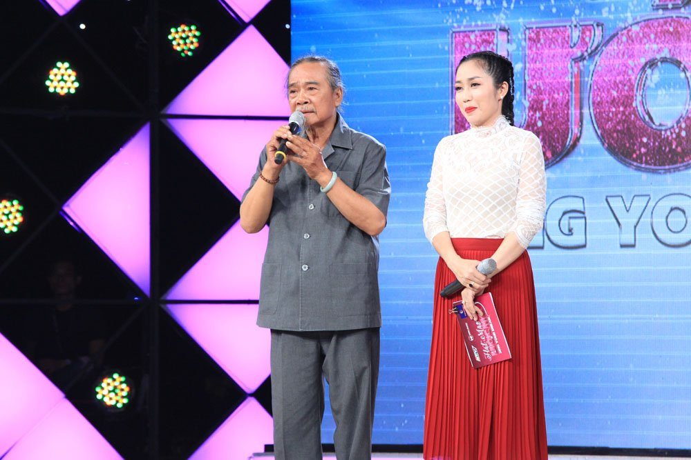 Hinh anh Vo chong Tran Thanh khoc nac vi nguoi dan ong hat cho ban than da mat 5