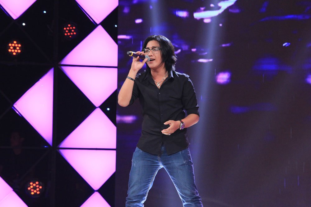 Hinh anh Vo chong Tran Thanh khoc nac vi nguoi dan ong hat cho ban than da mat 7