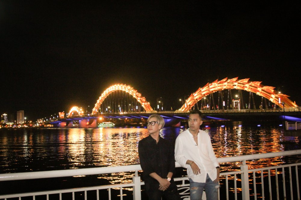 Hinh anh Thay tro Only C nhay du, luot ca no kham pha Da Nang