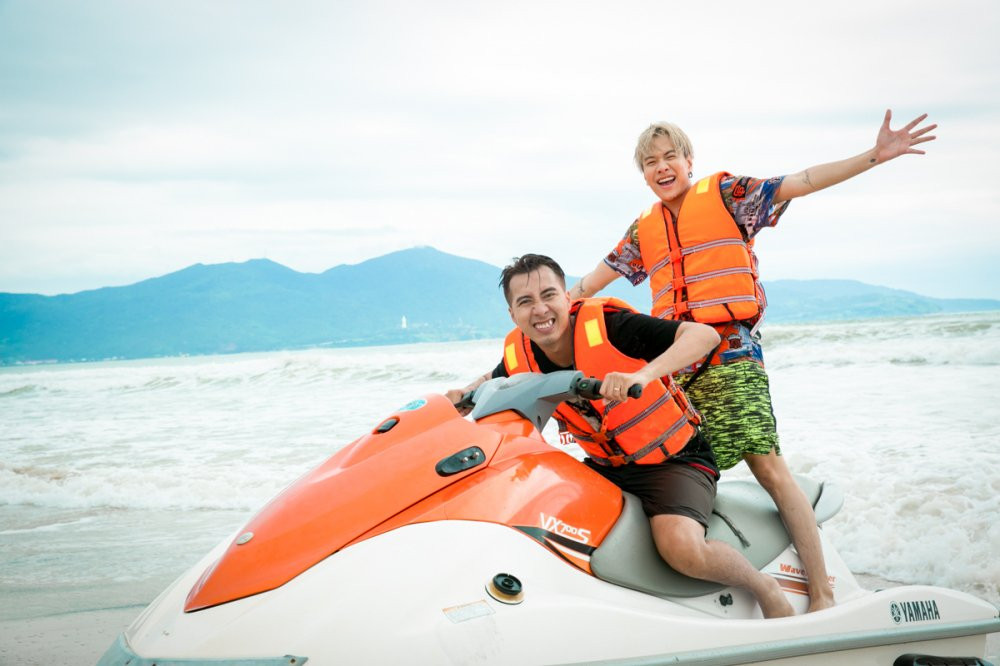 Hinh anh Thay tro Only C nhay du, luot ca no kham pha Da Nang 3