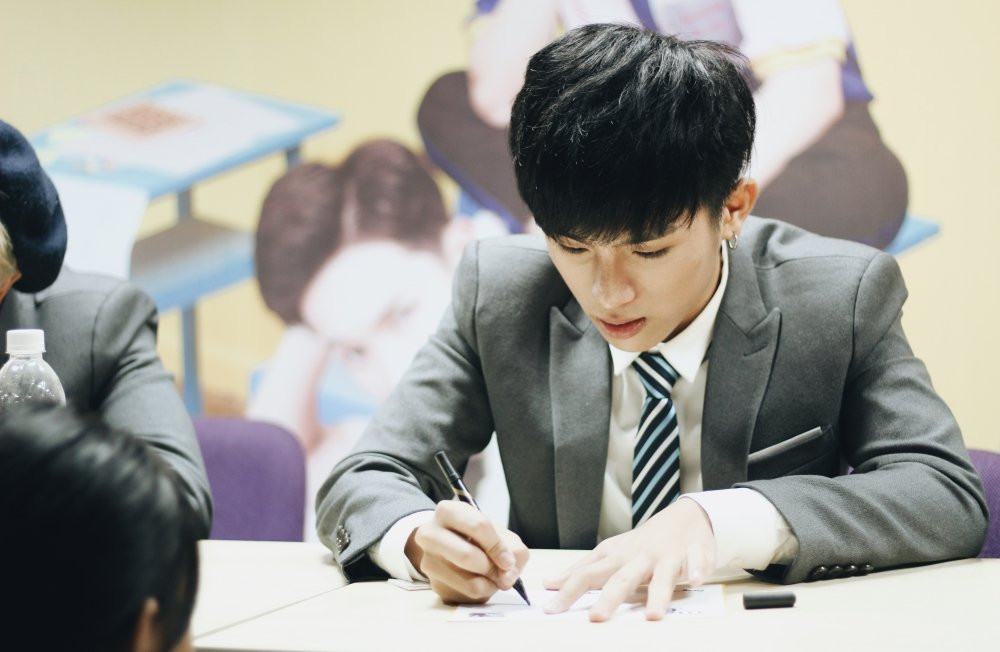 Hinh anh Monstar hanh phuc giua hang tram khan gia trong lan hop fan dau tien 7