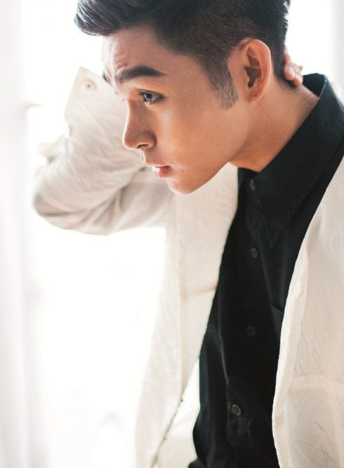 Hinh anh Jun Pham 365 se ‘dien’ va pha bo hinh tuong ngoan hien