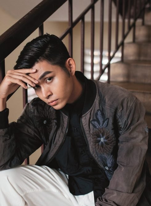 Hinh anh Jun Pham 365 se ‘dien’ va pha bo hinh tuong ngoan hien